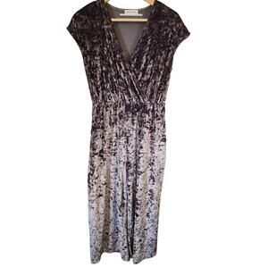 URBAN OUTFITTERS Gray Metallic Look Low V Neck Cap Sleeve Jumper SMALL